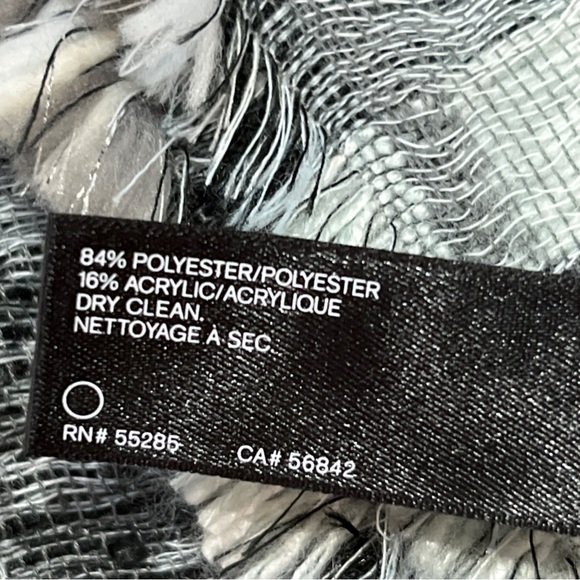 Express | Blanket Scarf - Picture 6 of 8